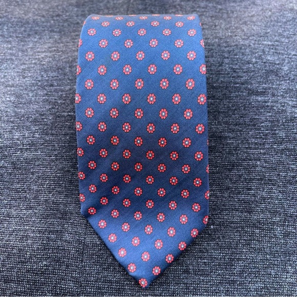 LANDS’ END ~ Classic Navy Neck Tie with Wine Graphic Floral Print ~ 100% Silk - Picture 1 of 6